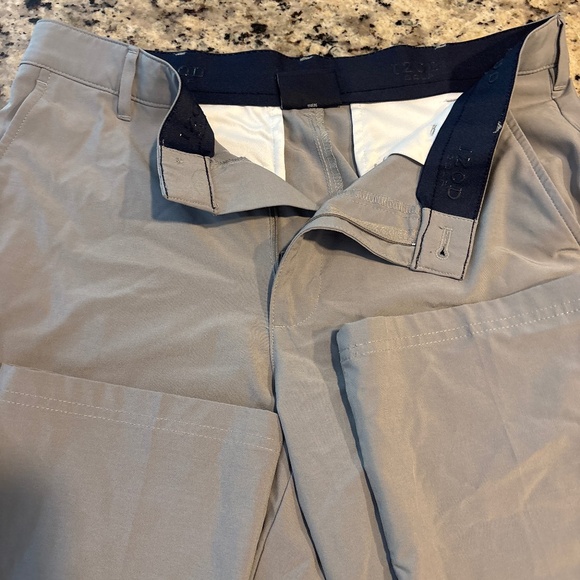 Izod Men’s Golf Pants Light Grey - Picture 1 of 2